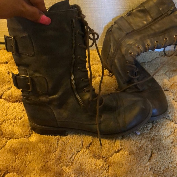 boots - Picture 3 of 5